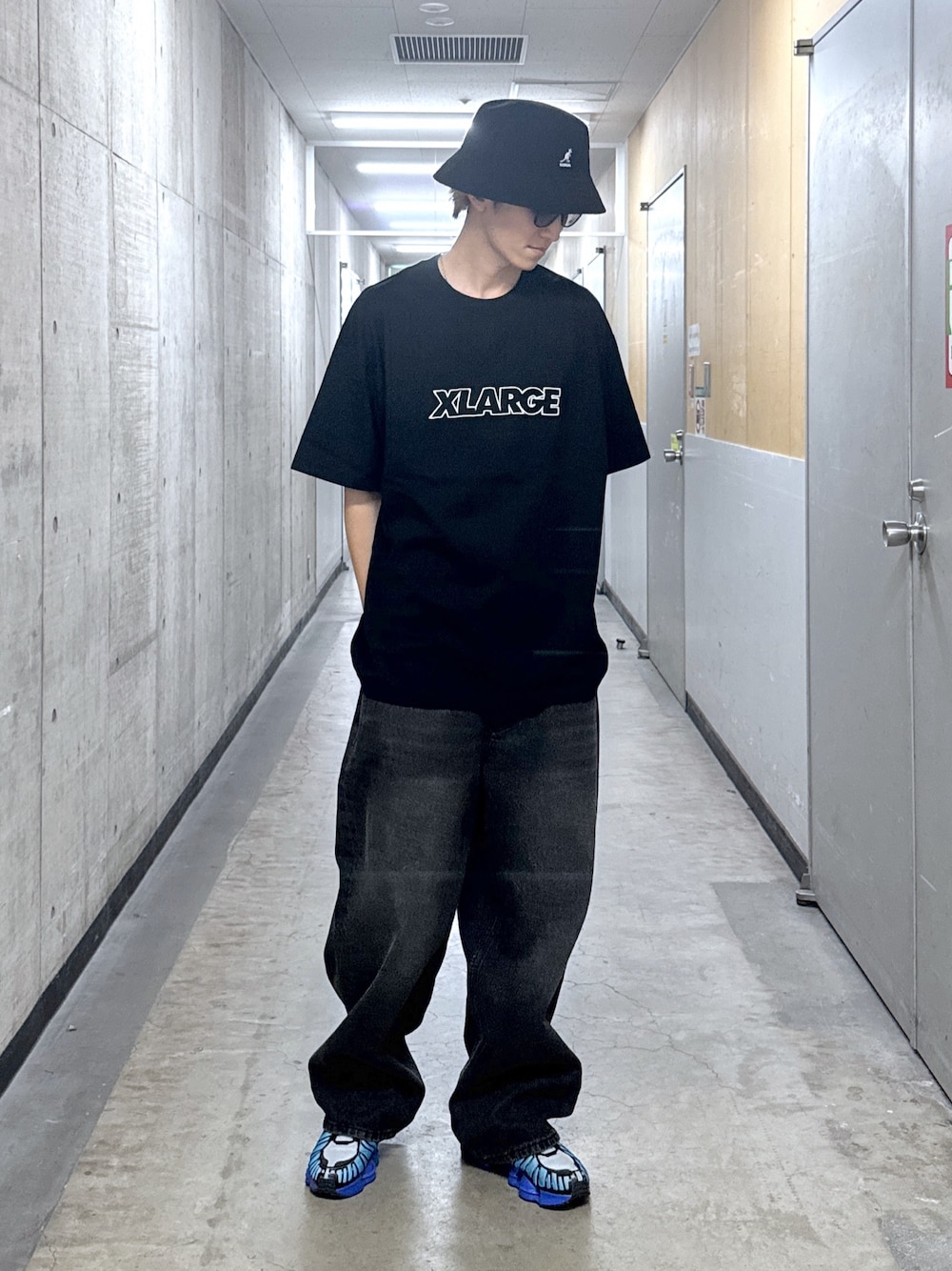 XLARGE（エクストララージ）の「OLD ENGLISH BAGGY DENIM PANTS