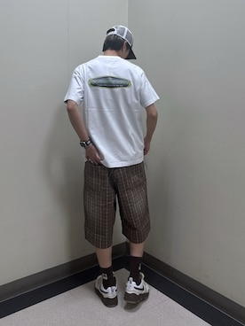 「XLARGE（エクストララージ）のEMBLEM S/S TEE（Tシャツ/カットソー、ホワイト系）」を使った、永田　京平さん（メンズ・176cm）の春コーディネート