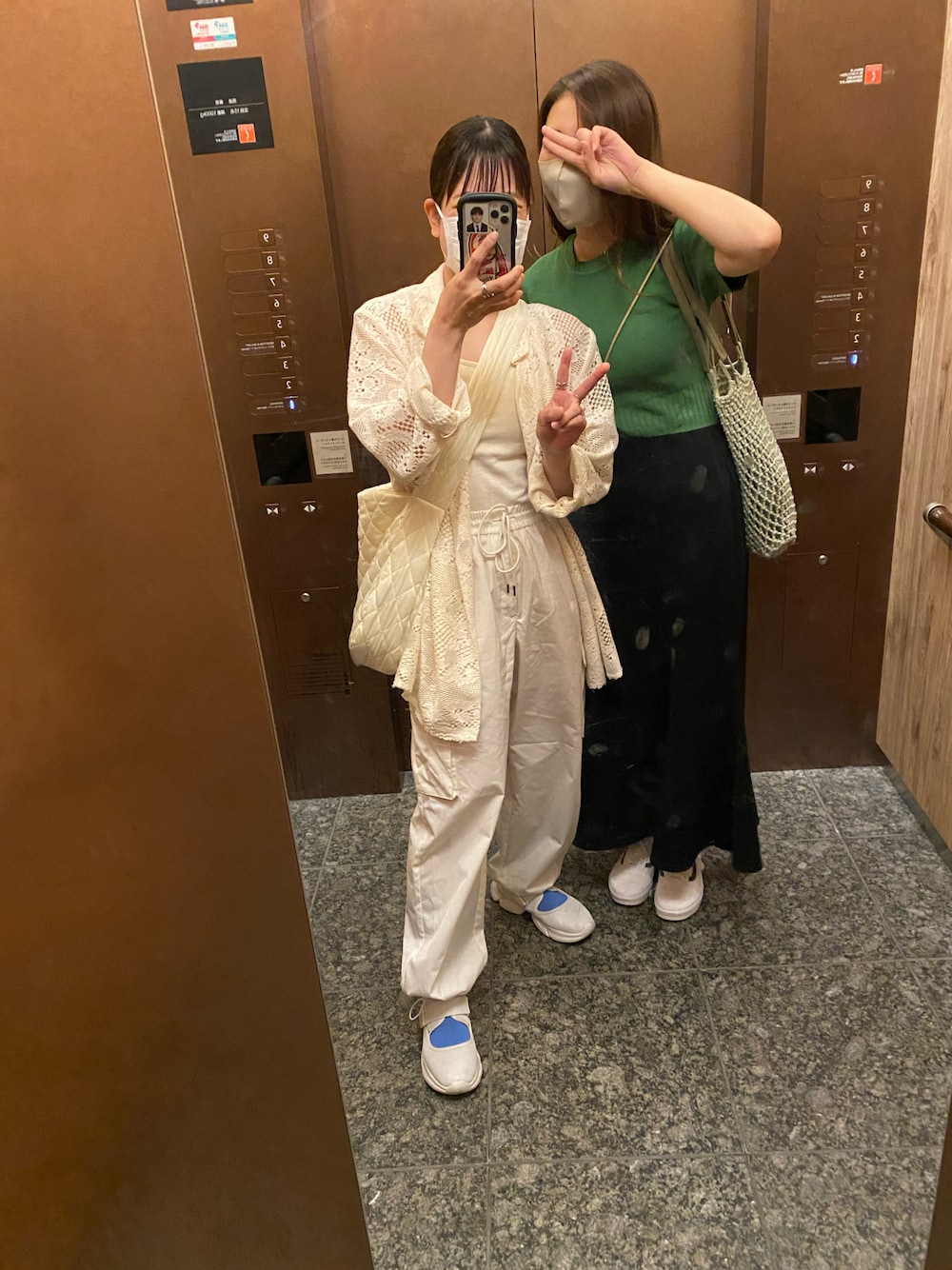 「GUのアイテム（カーゴパンツ、ホワイト系）」を使った、1998istnshさん（レディース・153cm）の夏コーディネートの1枚目の写真