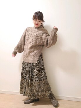 「しまむら（シマムラ）のアイテム（ニット/セーター、ブラウン系）」を使った、yonyonyon4888さん（レディース・156cm）の秋コーディネート