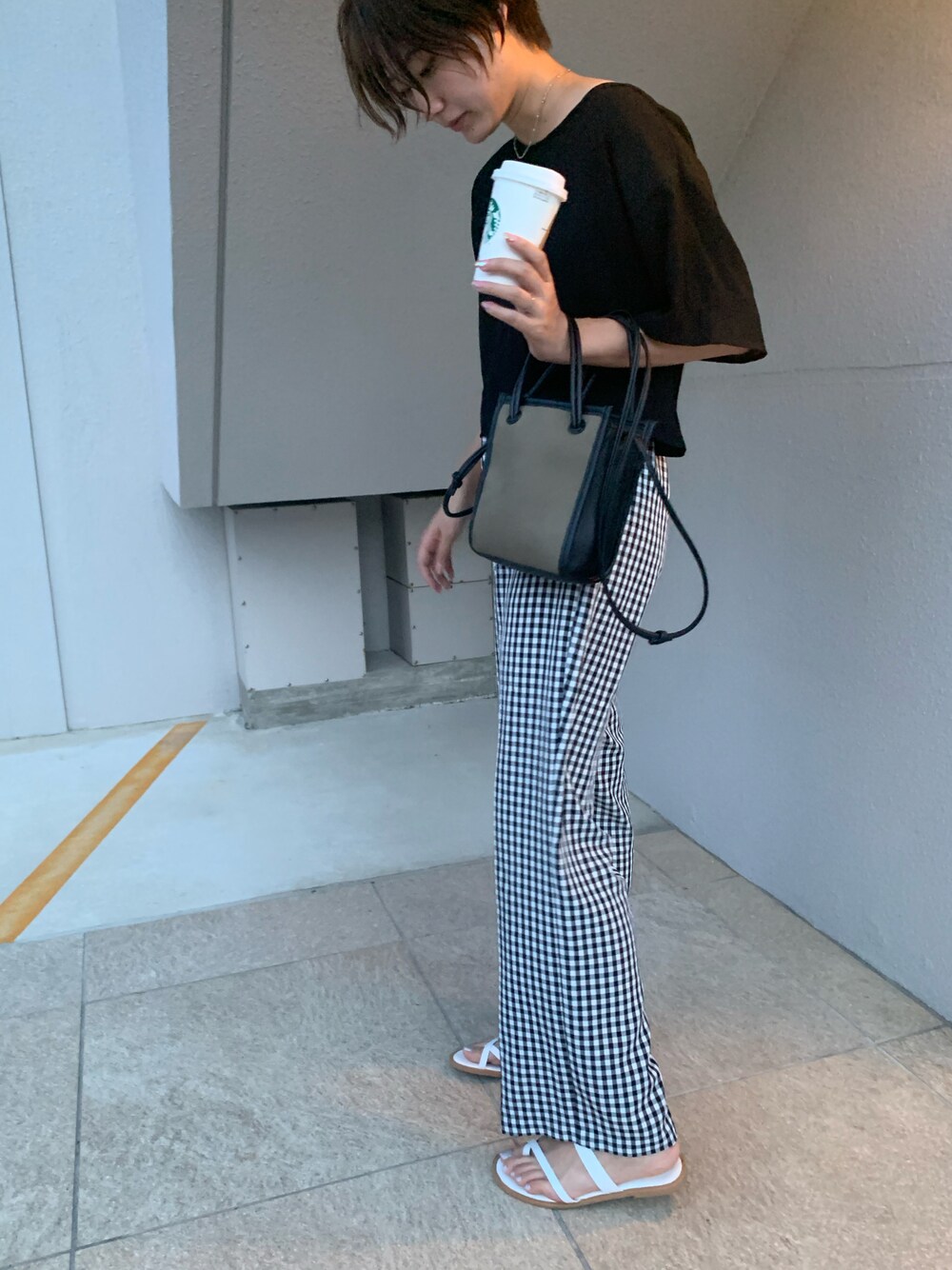 「シンプルコーデ、休日スタイル、サンダル、ギンガムチェックパンツ、ギンガムチェック、カーディガン」｜「しまむらのアイテム（ハンドバッグ、グリーン系）」を使った、いちふぅ姉妹さん（キッズ・110cm）の夏コーディネートの1枚目の写真