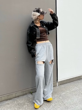 「アイテム（スウェットパンツ）」を使った、大谷亜宥茄 (EMODA)さん（レディース・170cm）の秋コーディネート
