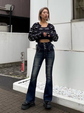 「EMODA（エモダ）のカーブレースアップハイウエストフレアパギンス（デニムパンツ、ブルー系）」を使った、大谷亜宥茄 (EMODA)さん（レディース・170cm）の春コーディネート