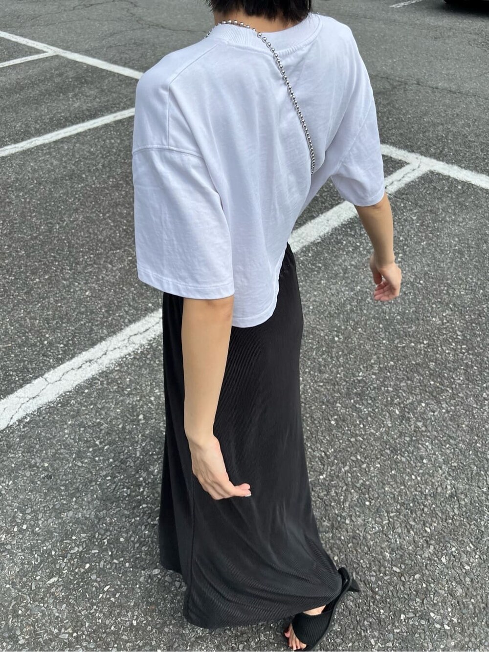 「EMODAのボリュームマキシスカート（スカート、ブラック系）」を使った、大谷亜宥茄 (EMODA)さん（レディース・170cm）の夏コーディネートの1枚目の写真