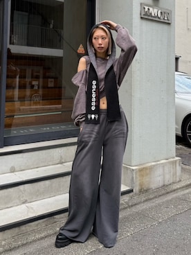 「アイテム（マフラー）」を使った、大谷亜宥茄 (EMODA)さん（レディース・170cm）の秋コーディネート