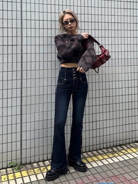 「アイテム（ハンドバッグ）」を使った、大谷亜宥茄 (EMODA)さん（レディース・170cm）の冬コーディネート