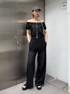 「EMODA（エモダ）のクラッシュルーズスウェットパンツ（スウェットパンツ、ブラック系）」を使った、大谷亜宥茄 (EMODA)さん（レディース・170cm）の夏コーディネート