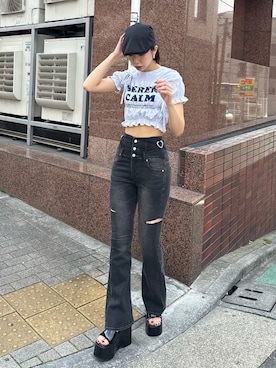 「EMODA（エモダ）のHIGH CUT H/W FLARE PAGGINGS（デニムパンツ、ブラック系）」を使った、大谷亜宥茄 (EMODA)さん（レディース・170cm）の春コーディネート
