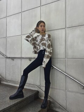 「EMODA（エモダ）のトラックソールロングブーツ（ブーツ）」を使った、大谷亜宥茄 (EMODA)さん（レディース・172cm）の秋コーディネート