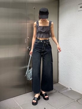 「EMODA（エモダ）のクロスベルトカットワイドジーンズ（デニムパンツ、ブルー系）」を使った、大谷亜宥茄 (EMODA)さん（レディース・170cm）の夏コーディネート