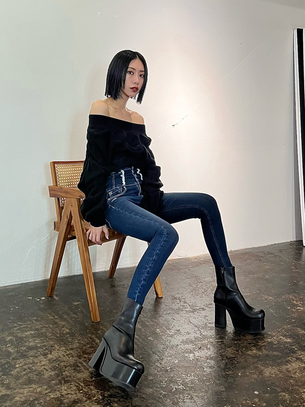 大谷亜宥茄 (EMODA)(EMODA)｜EMODAのデニムパンツを使った 