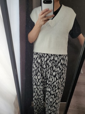 「H&M（エイチ・アンド・エム）のアイテム（ベスト、ホワイト系）」を使った、sante0708さん（レディース・155cm）の秋コーディネート