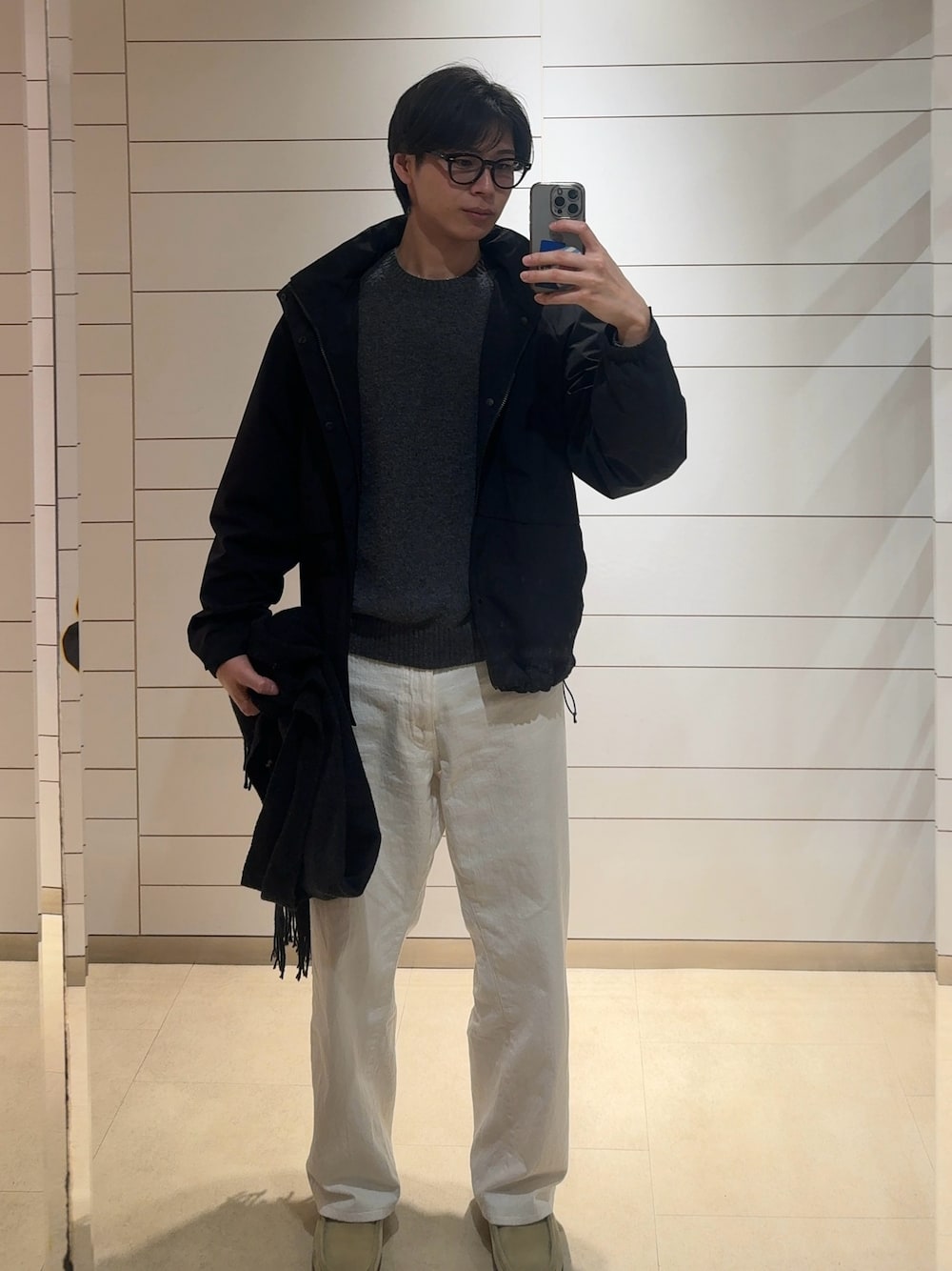 「Kaptain SunshineのKAPTAIN SUNSHINE | ワイドデニムトラウザー MEN（デニムパンツ、ホワイト系）」を使った、hikaruさん（メンズ・175cm）の春コーディネートの1枚目の写真