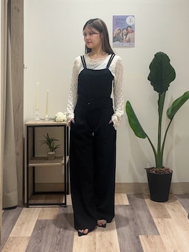 「シアートップス」｜「アイテム（つなぎ/オールインワン）」を使った、saraさん（レディース・154cm）の秋コーディネート