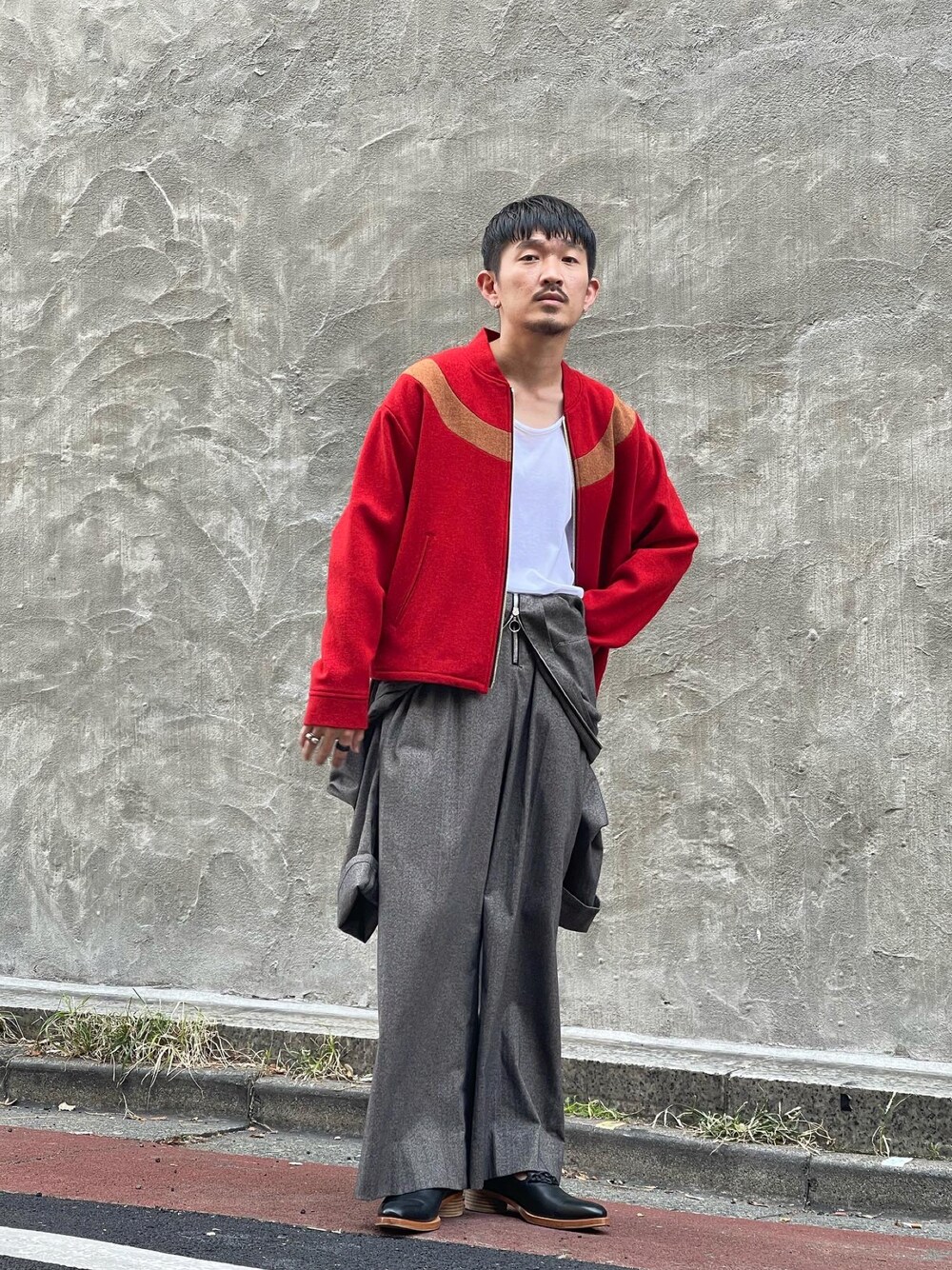 「wearhalloween2021、ビッグシルエット、冬コーデ、大人カジュアル、randy、msbraque、TOIRONIER、Marie Ohira、GARDEN TOKYO」｜「randyのアイテム（トップス、レッド系）」を使った、よっしーさん（メンズ・168cm）の秋コーディネートの1枚目の写真