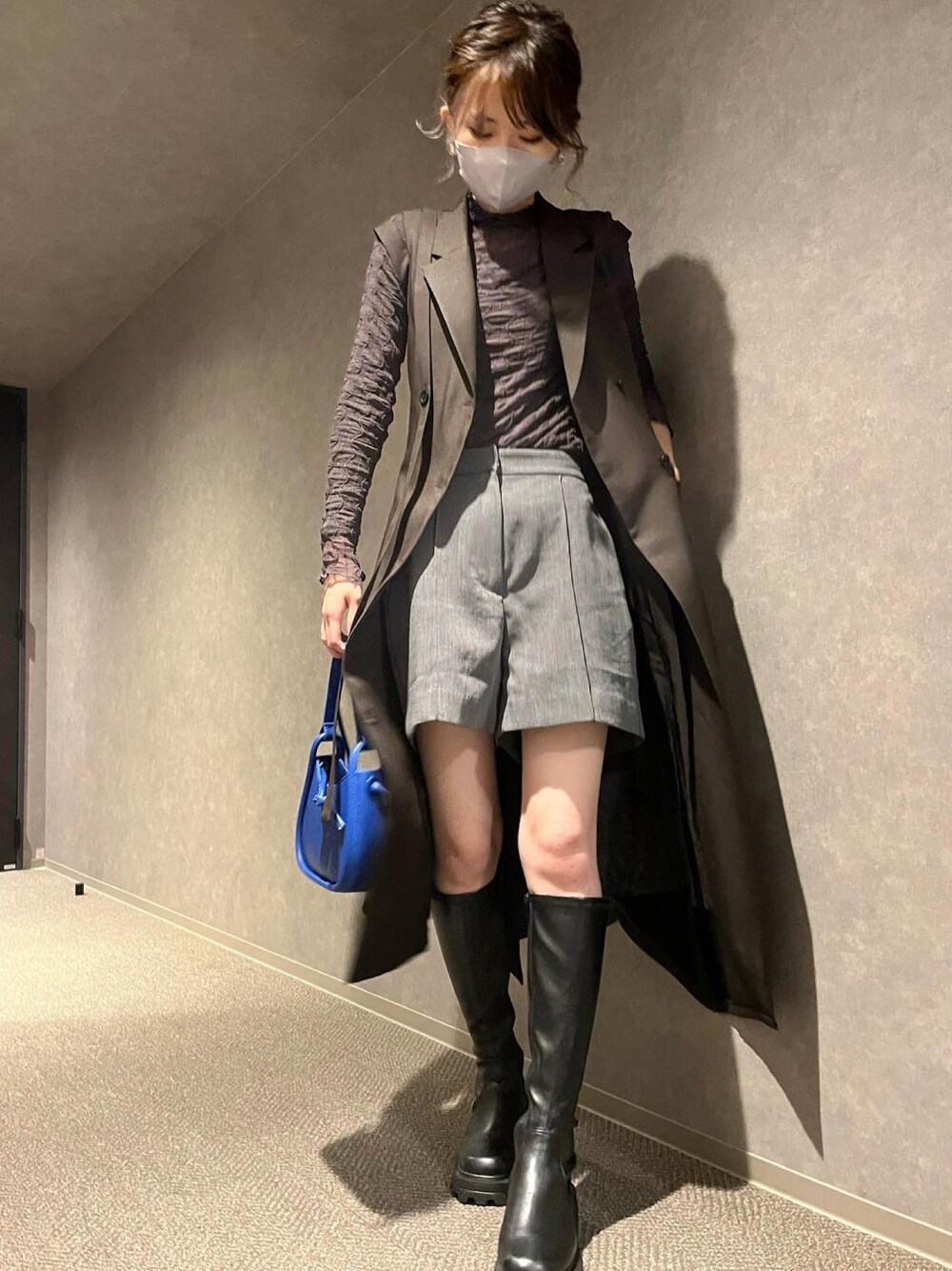 「mysticのアイテム（その他パンツ、グレー系）」を使った、ながちんさん（レディース・167cm）の秋コーディネートの1枚目の写真