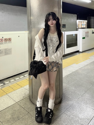 「Lovilyn(ラヴィリン)の-5kgチェックフリルスカパン(その他パンツ)」を使った、poyoさん(レディース・161cm)の秋コーディネート