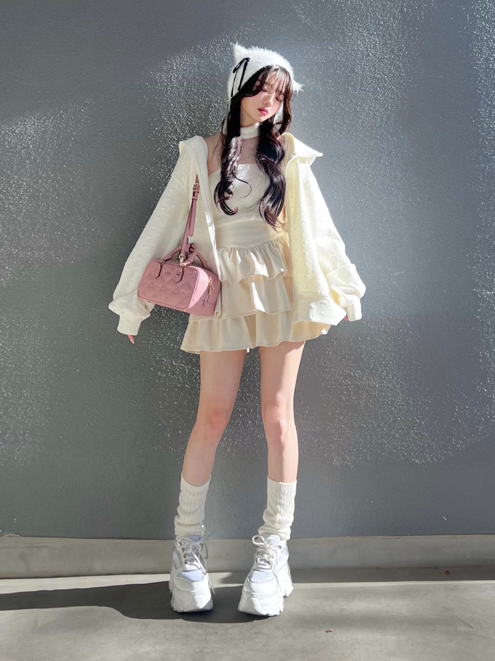 Lovilyn UVカットパーカー　白　ホワイト　ラヴィリン　ぽよ Lovilyn（ラヴィリン）の「UVカットレースボレロパーカー