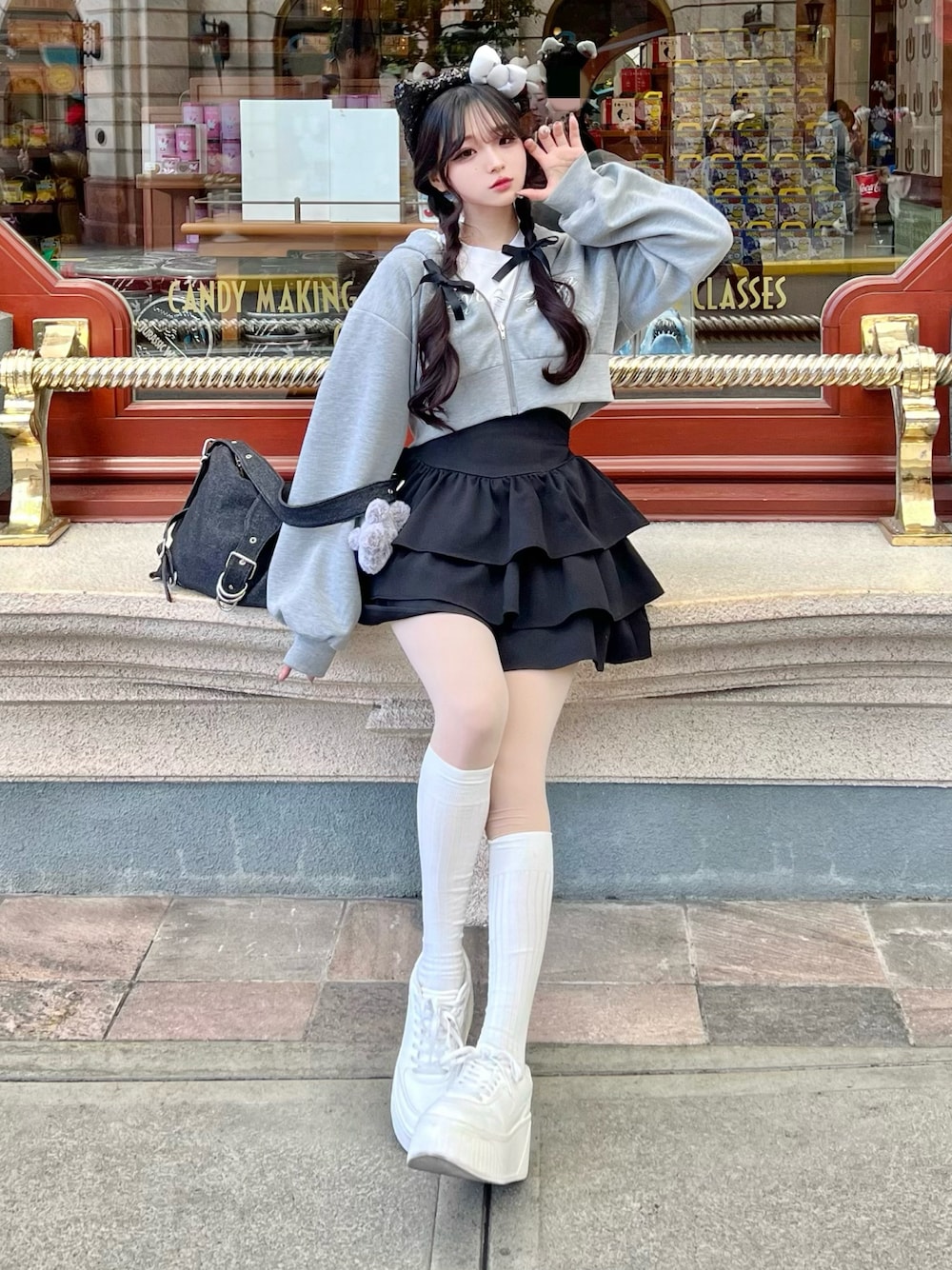 Lovilyn UVカットパーカー　白　ホワイト　ラヴィリン　ぽよ Lovilyn（ラヴィリン）の「UVカットレースボレロパーカー