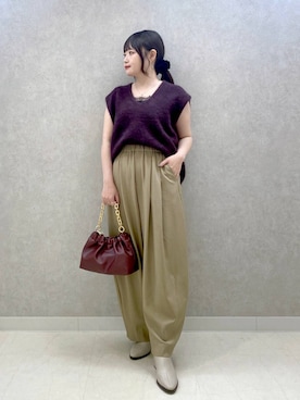 「アイテム（ベスト、レッド系）」を使った、かほちさん（レディース・149cm）の秋コーディネート