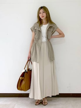 「AULENTTI（オウレンティ）のアイテム」を使った、ERIKA (BABYLONE)さん（レディース・166cm）の春コーディネート