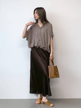 「AULENTTI（オウレンティ）の【AULENTTI】チャームショルダーBAG（ショルダーバッグ、ブラウン系）」を使った、ERIKA (BABYLONE)さん（レディース・166cm）の春コーディネート