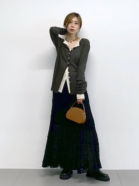 「BABYLONE（バビロン）のアイテム（スカート）」を使った、ERIKA (BABYLONE)さん（レディース・166cm）の秋コーディネート