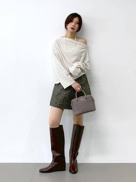 「旅行」｜「アイテム（アクセサリー）」を使った、ERIKA (BABYLONE)さん（レディース・166cm）の秋コーディネート