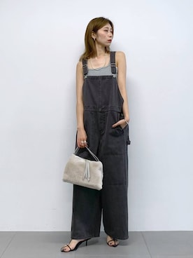 「アイテム（オールインワン・サロペット）」を使った、ERIKA (BABYLONE)さん（レディース・166cm）の秋コーディネート
