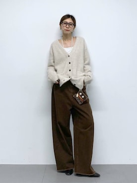 「アイテム（ポーチ）」を使った、ERIKA (BABYLONE)さん（レディース・166cm）の秋コーディネート