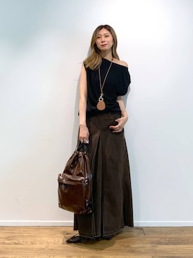 「CORSO ROMA，9（コルソローマ）の【CORSO ROMA 9】チュールパンプス（パンプス、ブラック系）」を使った、ERIKA (BABYLONE)さん（レディース・166cm）の夏コーディネート
