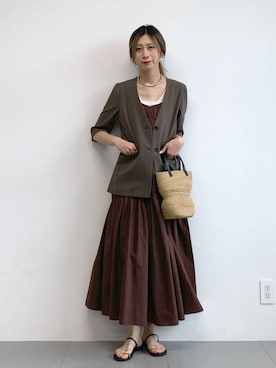 「beej（ビージ）のアイテム」を使った、ERIKA (BABYLONE)さん（レディース・166cm）の春コーディネート