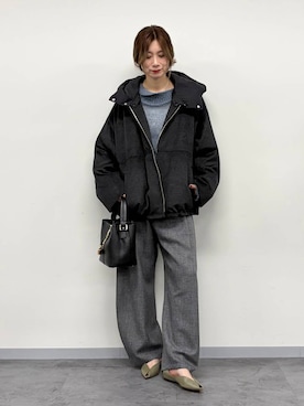 「HENRI EN VARGO（ヘンリエンヴァーゴ）の【HENRI EN VARGO】＜別注＞ポインテッドフラット（パンプス、グリーン系）」を使った、ERIKA (BABYLONE)さん（レディース・166cm）の秋コーディネート