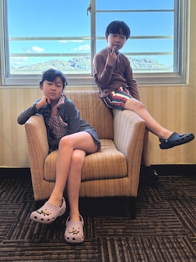 「アイテム（シューケア用品）」を使った、あかねくん&たっくんさん（キッズ・129cm）の秋コーディネート