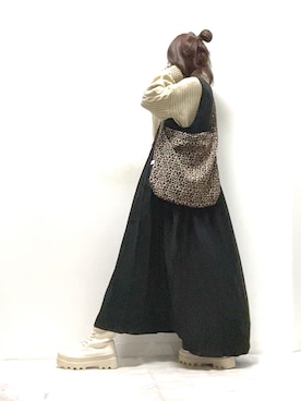 「sakishimatokyo（サキシマトーキョー）のアイテム（ジャンパースカート）」を使った、norimamiさん（レディース・160cm）の秋コーディネート