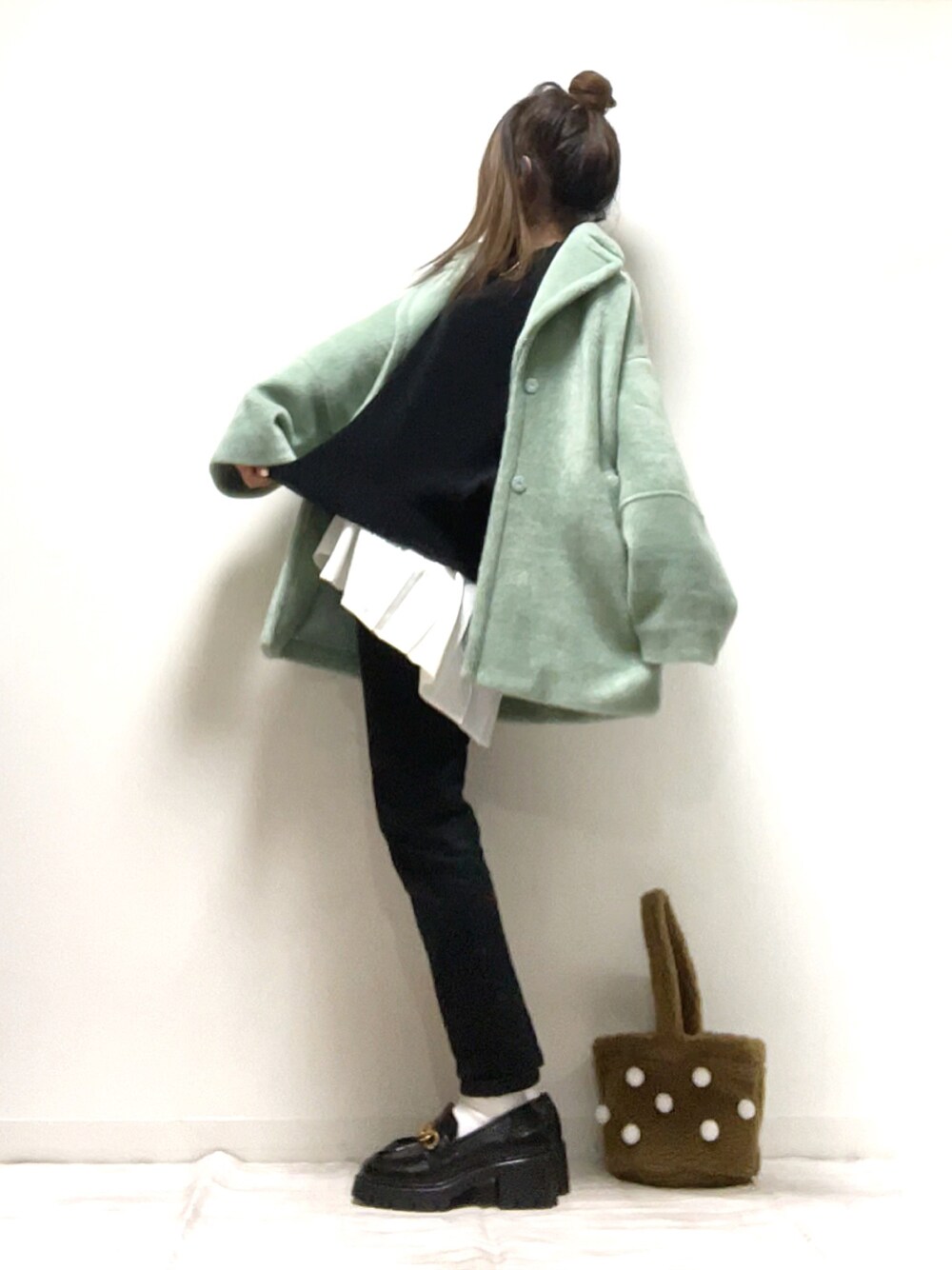 「apretro、LVEU.、ラブユ.、ZARA、ニットベスト、ゆるコーデ、メンズライク、秋ルック紹介するよ、秋冬コーデ、ビッグシルエット、シャギーコート、PR、コート、大人カジュアル、レイヤードスタイル」｜「ap retroの2022/新作 サイドデザインハイネックニットベスト（ベスト、ブラック系）」を使った、norimamiさん（レディース・160cm）の秋コーディネートの1枚目の写真