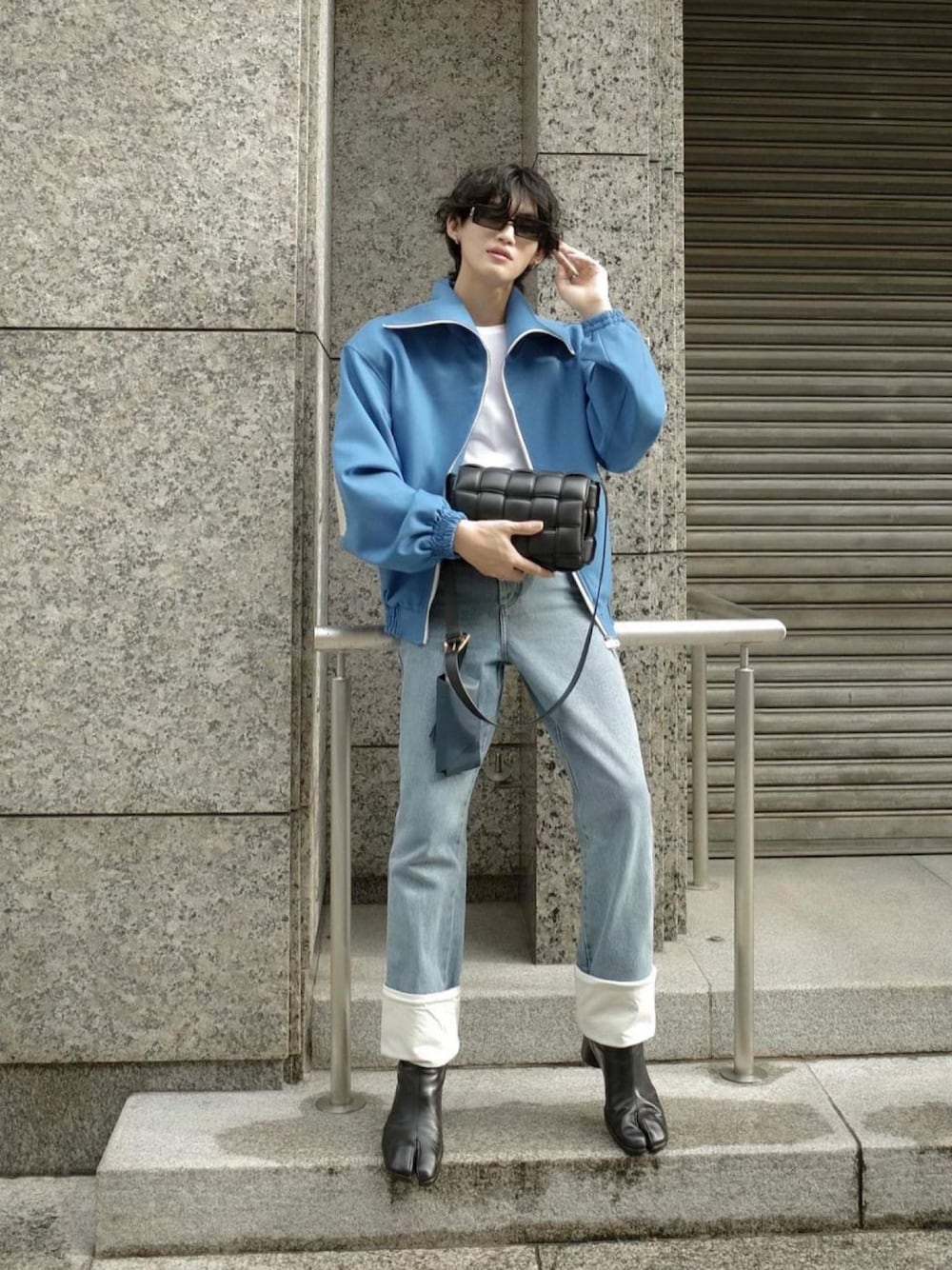 LOEWEのデニムパンツを使った人気ファッションコーディネート（年齢