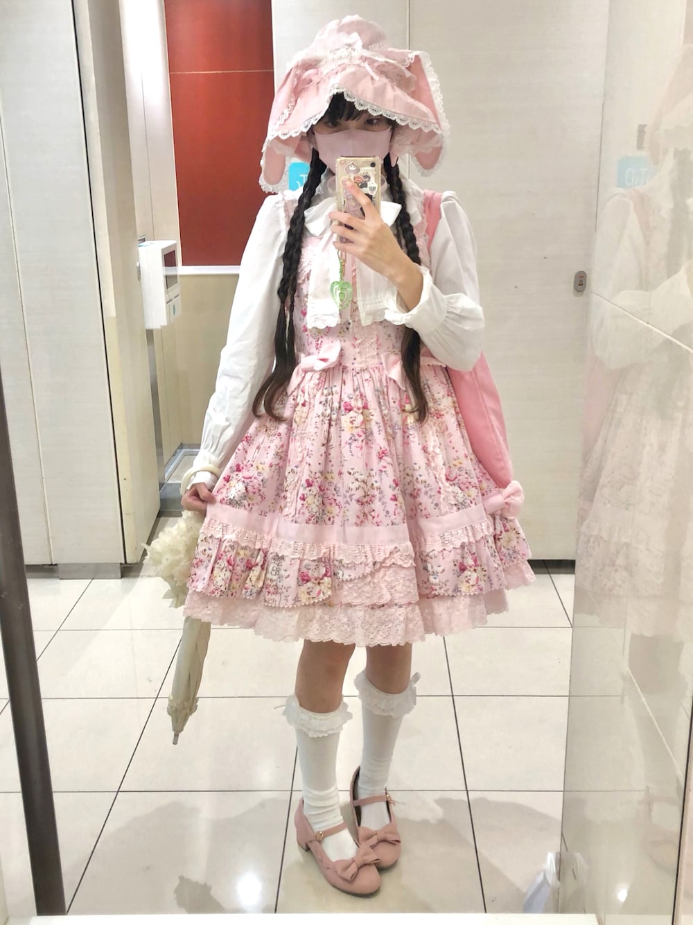 「ロリィタ、ロリータ、甘ロリ、ロリータファッション」｜「BABY,THE STARS SHINE BRIGHTのアイテム（ジャンパースカート、ピンク系）」を使った、ララさん（レディース・157cm）の秋コーディネートの1枚目の写真