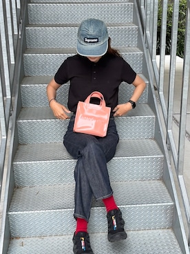 Supreme のキャップ（ブルー系）を使った人気ファッション