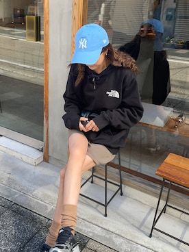 「アイテム（キャップ）」を使った、りょんさん（レディース・165cm）の秋コーディネート