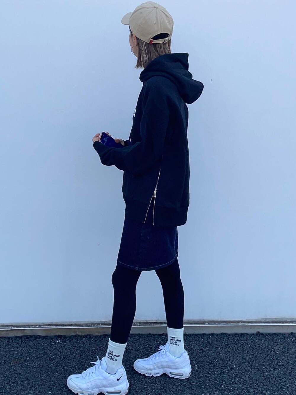 【ストリート好き必見】sacai パーカー 大人上品カジュアル 快適 おしゃれな大人が「買ってよかった」ナイキ×サカイのパーカ | UOMO