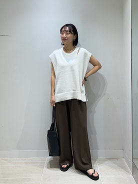 「GALLARDAGALANTE（ガリャルダガランテ）のサイドスリットニット（ニット/セーター、ホワイト系）」を使った、momoka ikedaさん（レディース・157cm）の夏コーディネート