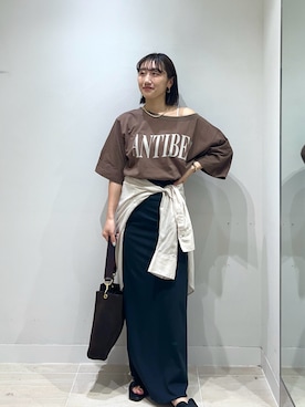 「GALLARDAGALANTE（ガリャルダガランテ）のオフショルロゴカットソー（Tシャツ/カットソー、ブラウン系）」を使った、momoka ikedaさん（レディース・157cm）の春コーディネート