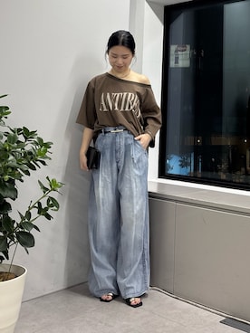 「GALLARDAGALANTE（ガリャルダガランテ）の【夏でも快適】シアーデニムパンツ（その他パンツ、ブルー系）」を使った、SERIさん（レディース・156cm）の春コーディネート