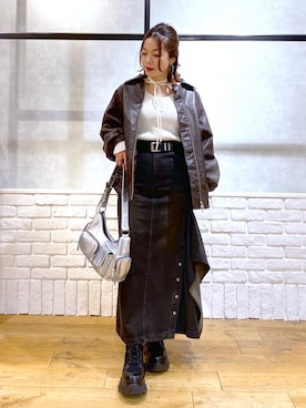 「レザー」｜「アイテム（デニムスカート）」を使った、Chisaさん（レディース・154cm）の秋コーディネート