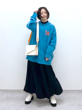 「PAGEBOY（ページボーイ）のクラックカレッジBIGスウェット（スウェット）」を使った、Chisaさん（レディース・154cm）の春コーディネート