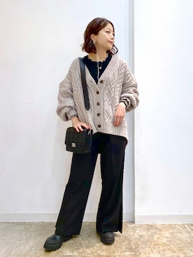 「PAGEBOY（ページボーイ）のケーブルVネックカーディガン（ニット/セーター）」を使った、Chisaさん（レディース・154cm）の秋コーディネート