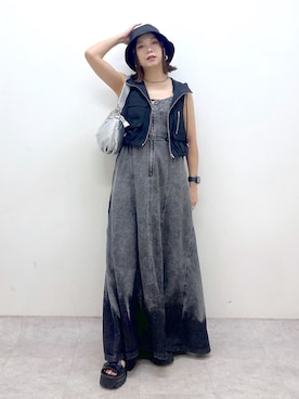 「デニムワンピース」｜「アイテム（その他アウター）」を使った、Chisaさん（レディース・154cm）の夏コーディネート