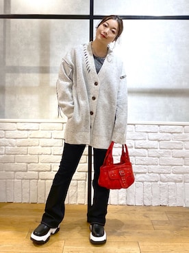 「PAGEBOY（ページボーイ）のリップスキニーデニム（デニムパンツ）」を使った、Chisaさん（レディース・154cm）の秋コーディネート