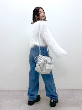 「フェザー」｜「アイテム（スニーカー）」を使った、Chisaさん（レディース・154cm）の春コーディネート